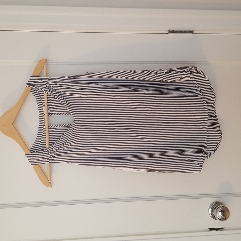 ⭐ 2/$10 Old Navy Gray and White Striped Sleeveless Top